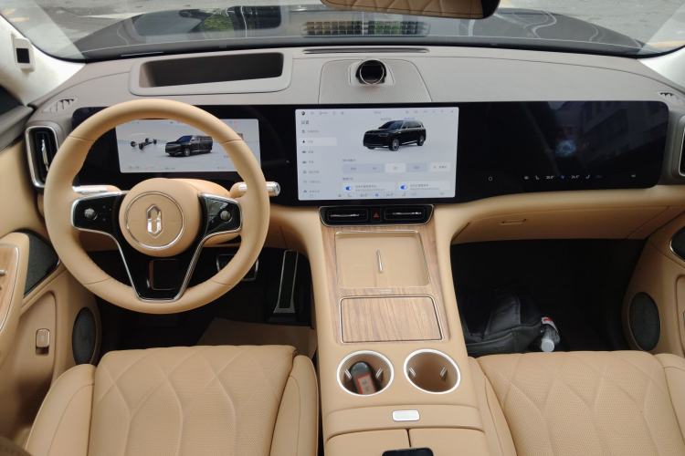 Used Hima AITO M8 2025 Extended-Range Ultra Version 53.4 kWh 6-Seater Edition Center Console