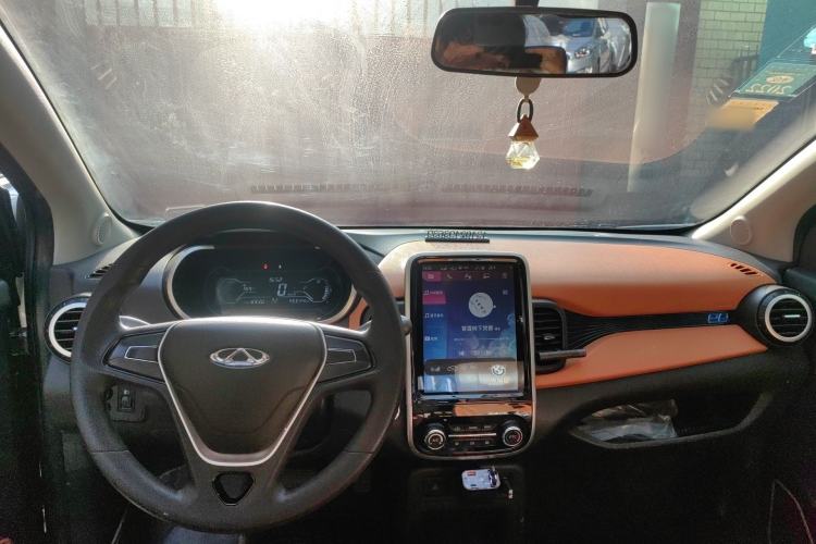 Used Chery QQ Little Ant 2018 400 4-Seater Smart Edition Center Console