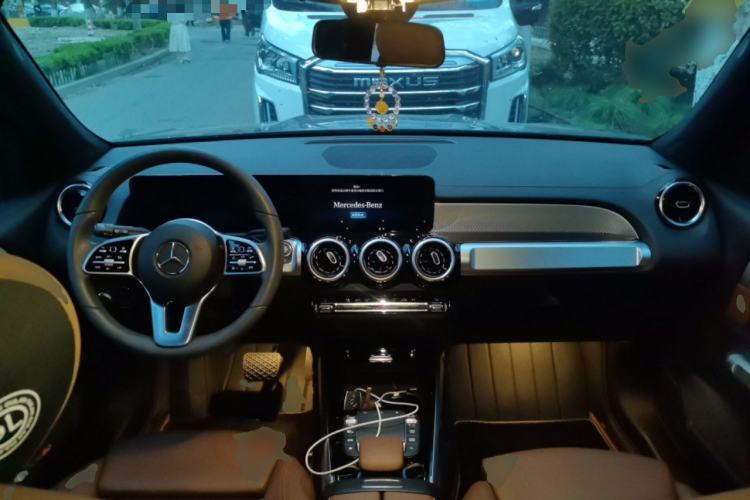 Used Mercedes-Benz GLB 2021 GLB 180 Dynamic Edition Center Console