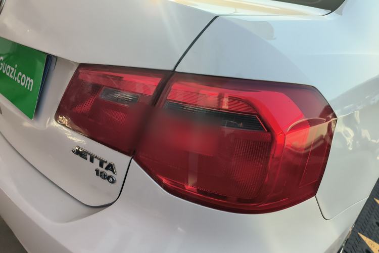 Used Volkswagen Jetta 2015 Value Edition 1.6L Manual Fashionable Style
