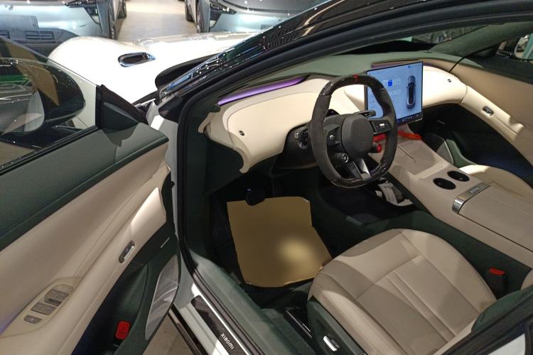 Used Xiaomi Auto YU7 2025 Ultra-Long Range High-Performance All-Wheel-Drive Max Edition
