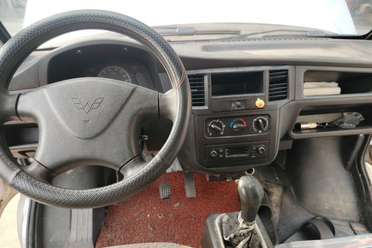 Used Wuling Zhiguang 2015 1.2L Practical LS-I Model
