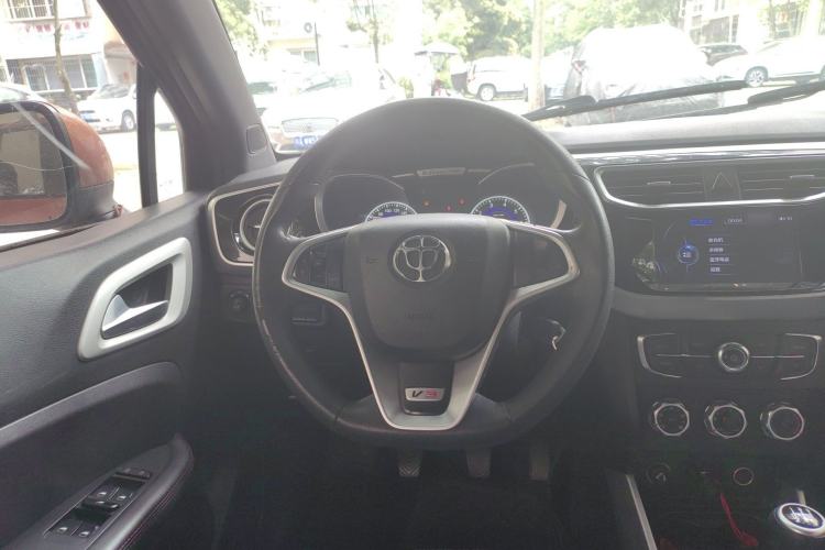 Used Brilliance V3 2015 1.5T Manual Urban Model Steering Wheel