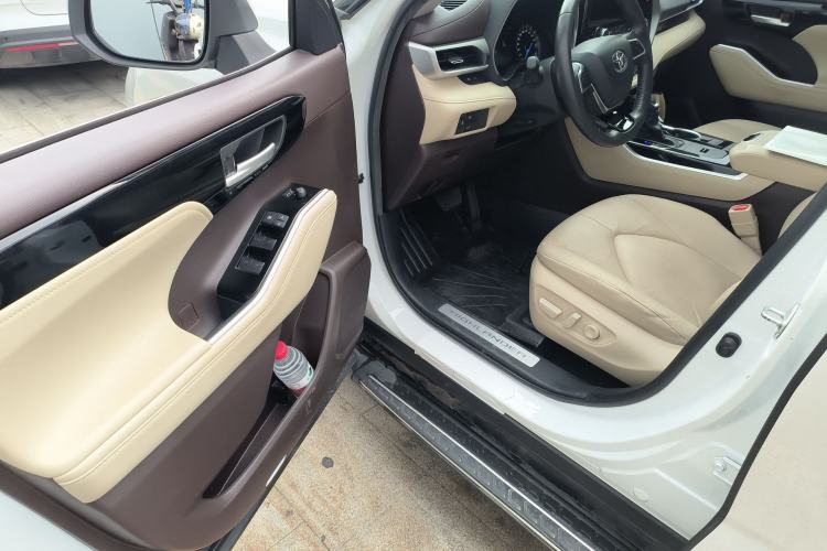 Used Toyota Highlander 2022 Dual-Engine 2.5L Two-Wheel Drive Prestige Edition 7-Seater Driver Seat