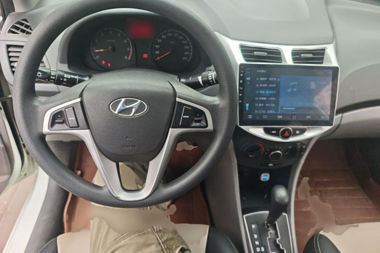 Used Hyundai Verna (older generation) 2014 1.4L Automatic Smart GLS Steering Wheel