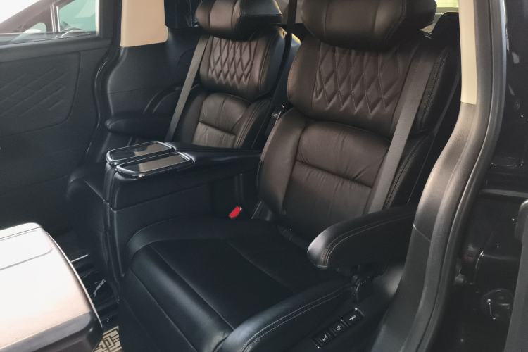 Used Honda Elysion 2019 2.0L Hybrid Luxury Edition
