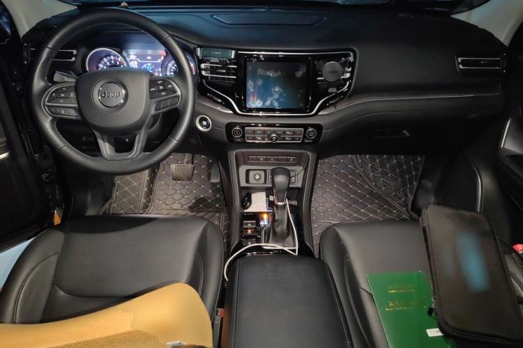 Used Jeep Grand Commander 2020 2.0T Two-Wheel Drive Elite Version Center Console