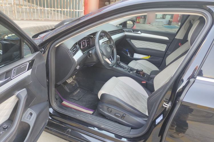 Used Volkswagen Magotan 2023 2 Million Units Commemorative Edition 330TSI DSG Luxury Version Driver Seat