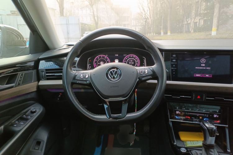 Used Volkswagen Passat 2020 Revised Version 330TSI Luxury Edition China VI Standard