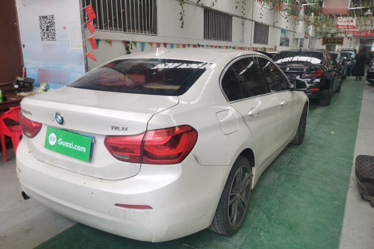 Used BMW 1 Series 2019 118i Fashion Model Rear Right 45 Deg