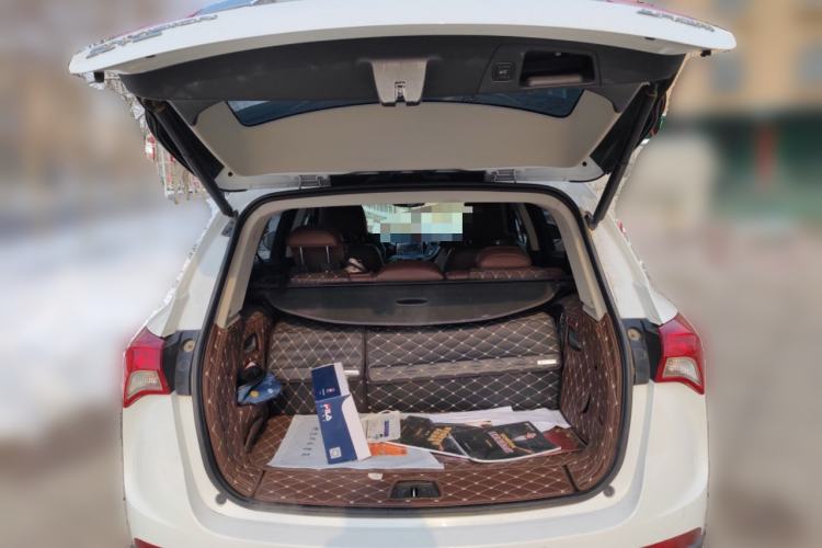 Used Buick Envision 2018 28T Four-Wheel Drive Luxury Model Trunk