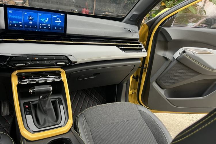 Used Baojun RS-3 2022 SOODA 1.5L CVT Pioneer Edition Interior 8