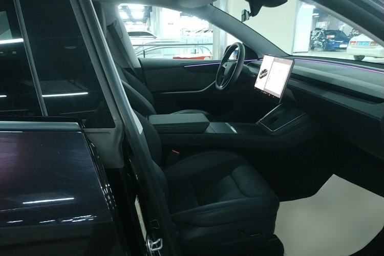 Used Tesla Model Y 2025 Rear-Wheel-Drive Version