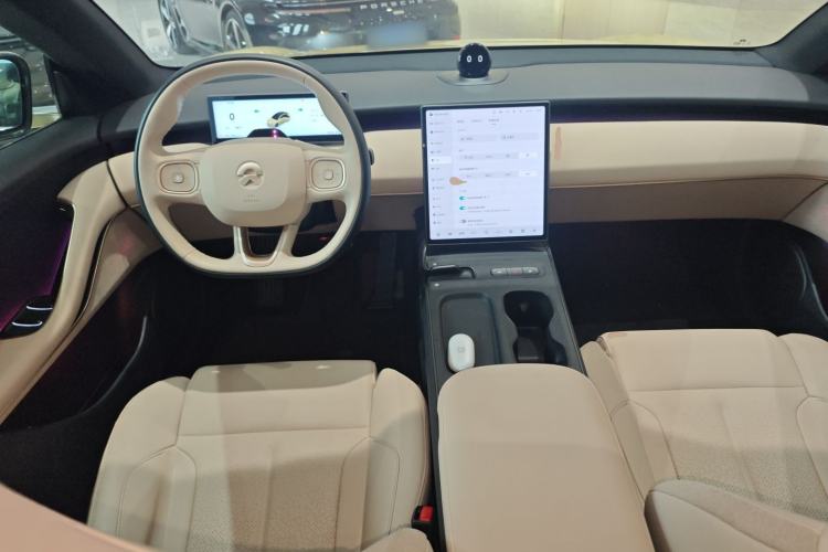 Used Nio ET5 2024 75 kWh Center Console