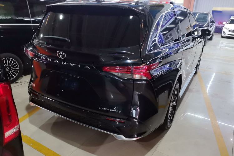 Used Toyota Granvia 2024 2.5L Hybrid Prestige PLUS Four-Wheel Drive Version Rear Right 45 Deg
