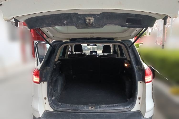 Used Ford Kuga 2015 1.5L GTDi Two-Wheel-Drive Comfort Model Trunk