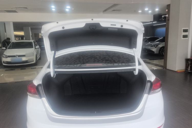 Used Hyundai Elantra (6th Generation / Lingdong) 2016 1.6L Automatic ZhiXuan – Elite Version
