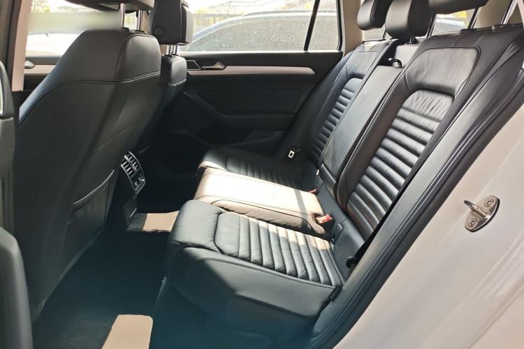 Used Volkswagen Variant 2018 380TSI Two-Wheel Drive Comfort Edition