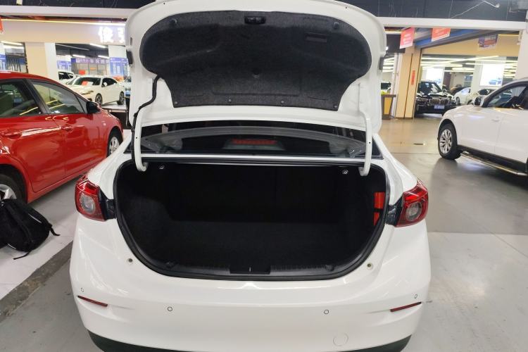 Used Mazda 3 Axela 2017 Sedan 1.5L Automatic Luxury Model Emission Standard China V