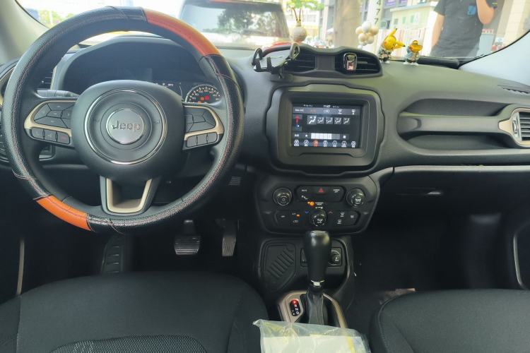 Used Jeep Renegade 2018 Connected Large Screen Version 180T Automatic High-Energy Edition
