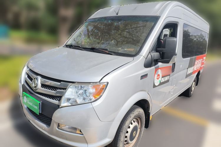 Used Dongfeng Yufeng 2018 2.5T Logistics Vehicle A100 Long Wheelbase Mid-Roof 5-9 Seater China V Emission Standard ZD25