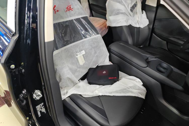 Used Hongqi E-QM5 2025 500km Range Commuter Version