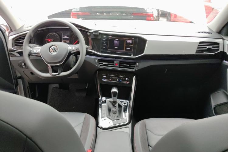 Used Volkswagen Tayron 2021 280TSI Two-Wheel Drive Luxury Smart Connectivity Version Center Console