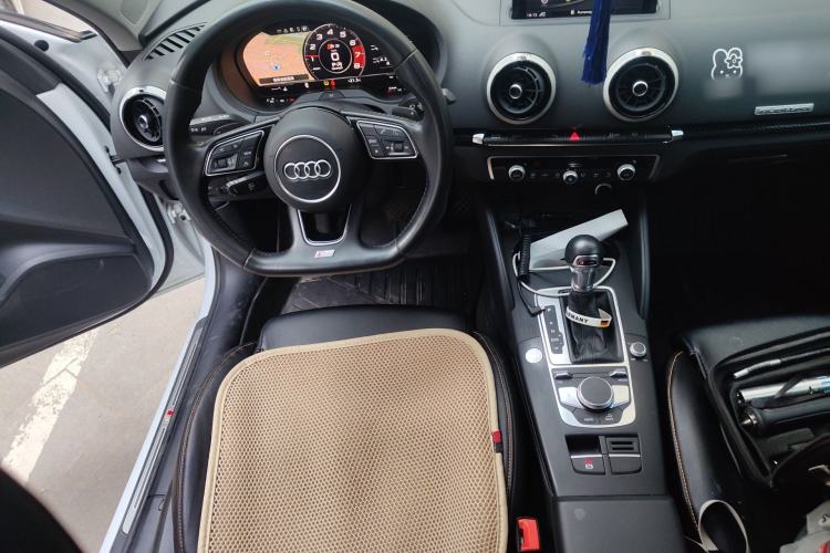 Used Audi A3 2019 Limousine 35 TFSI Sport Edition China V Emission Standard Steering Wheel