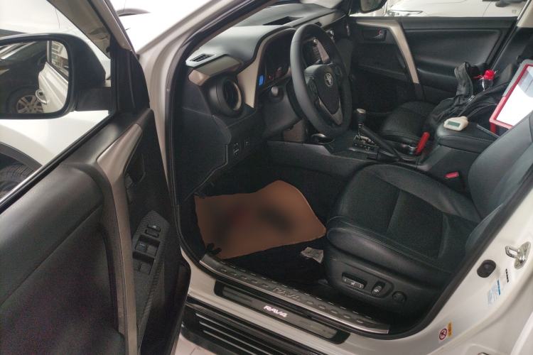 Used Toyota RAV4 2015 2.5L Automatic 4x4 Elite Edition
