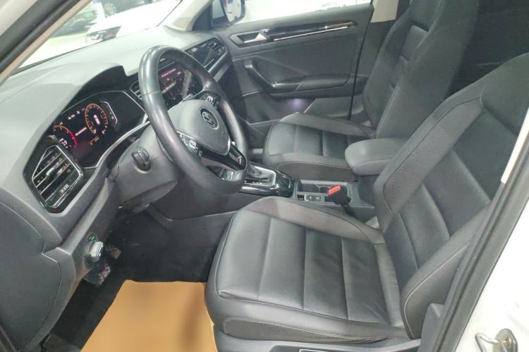 Used Volkswagen T-ROC 2021 280TSI DSG Two-Wheel Drive Comfort Connect Edition
