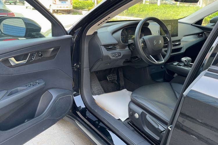 Used Hongqi E-QM5 2021 Charging Version Flagship Edition Driver Seat