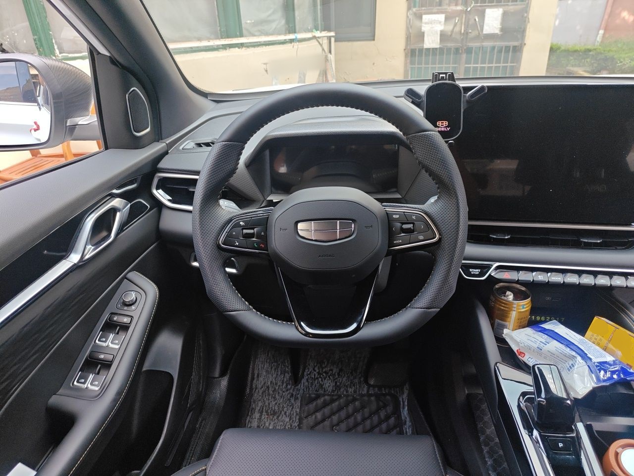 Geely Auto Coolray 2025 Model Bin Yue L 1.5TD DCT Battle — снимка 10
