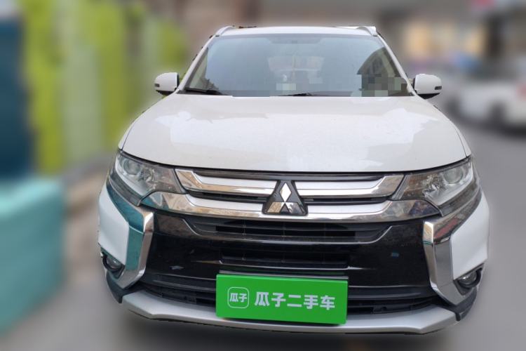 Used Mitsubishi Outlander 2018 2.0L Two-Wheel Drive Glory Edition 5 Seats Front