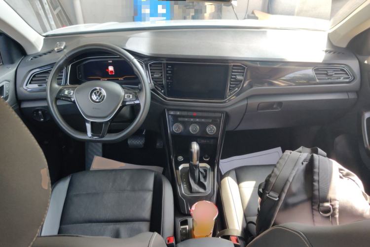 Used Volkswagen T-ROC 2021 280TSI DSG Two-Wheel Drive Comfort Connect Edition Center Console