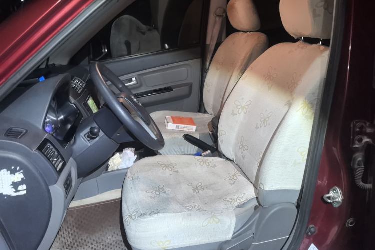 Used BAIC Weiwang M20 2014 1.5L practical type BJ415A Left Front Seat