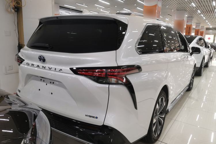Used Toyota Granvia 2023 2.5L Hybrid Flagship VIP Edition