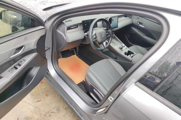 Used BYD Qin PLUS 2025 DM-i Smart Drive 55KM Leading Model Driver Seat