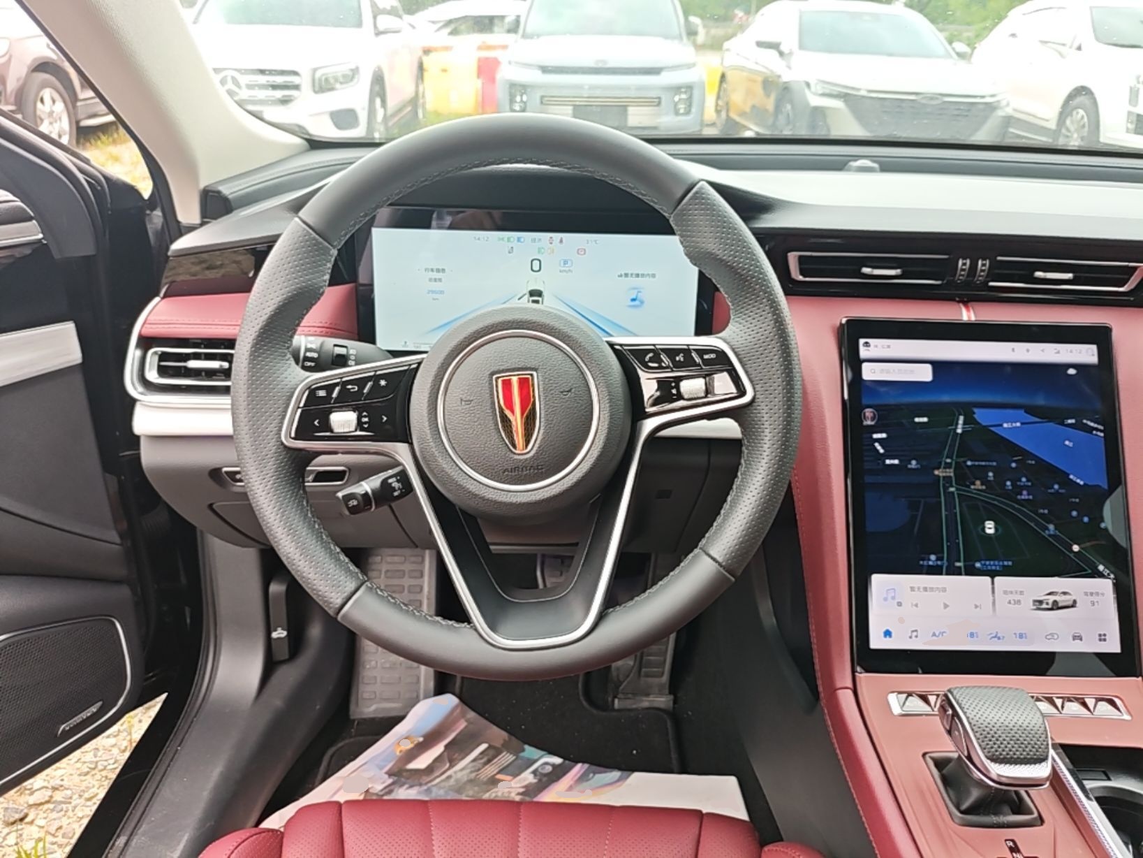 Hongqi H5 2025 2.0T Automatic Flag Edition – 500 000 Units Commemorative Version — снимка 13
