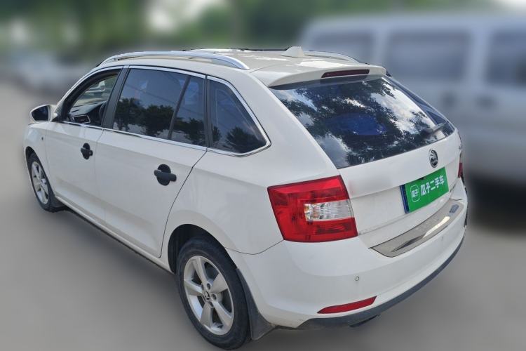 Used Skoda Rapid Spaceback 2014 1.6L Manual Enjoyment Edition