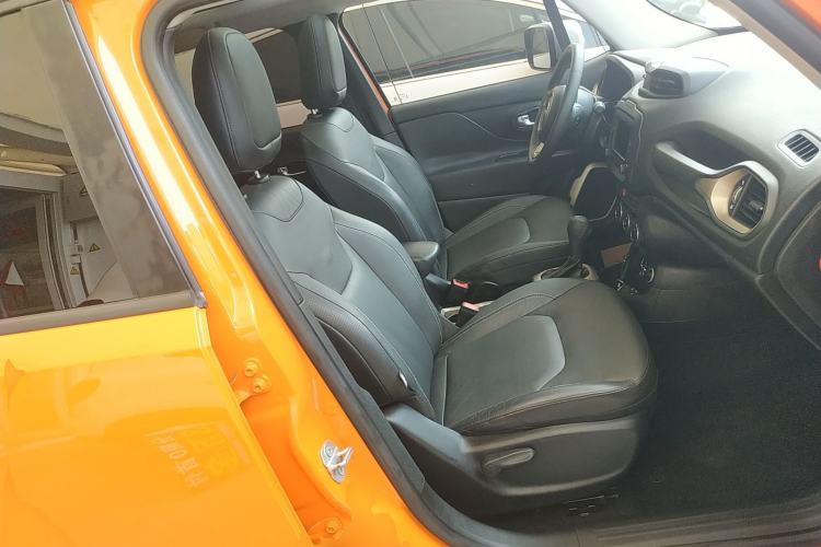 Used Jeep Renegade 2016 1.4T Automatic Smart Edition Right Front Seat