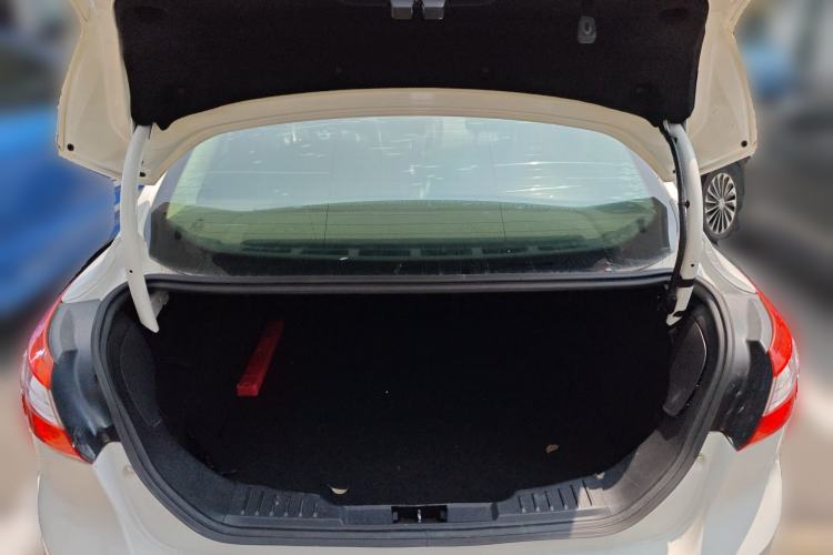 Used Ford Focus 2012 Sedan 1.6L Automatic Fashion Edition Trunk