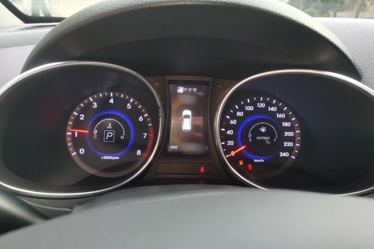 Used Hyundai Santa Fe 2013 2.4L Automatic Two-Wheel Drive Smart Version
