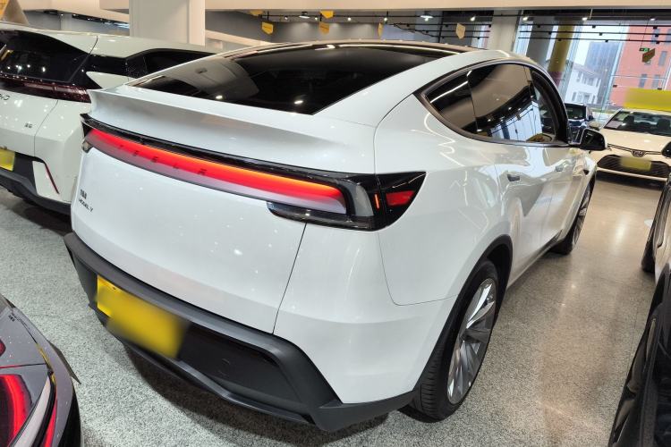 Used Tesla Model Y 2025 Rear-Wheel-Drive Version
