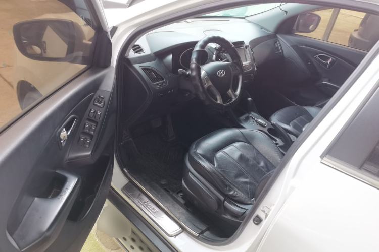 Used Hyundai ix35 2013 2.0L Automatic Two-Wheel Drive Smart GLS China IV Standard
