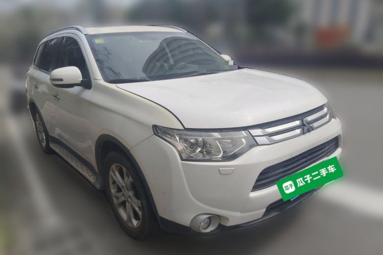Used Mitsubishi Outlander 2014 2.4L 4x4 Deluxe Value Edition 5 Seats
