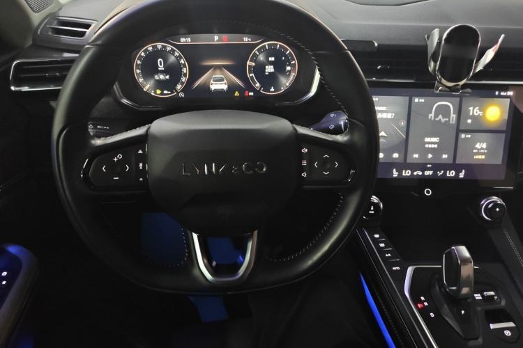 Used Lynk & Co 05 2020 2.0TD Two-Wheel Drive Shine Halo Steering Wheel