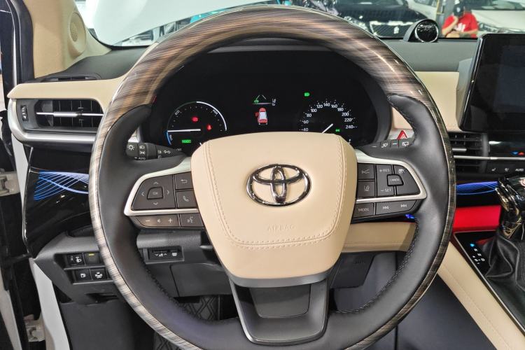 Used Toyota SIENNA 2024 2.5L Hybrid Comfort Edition
