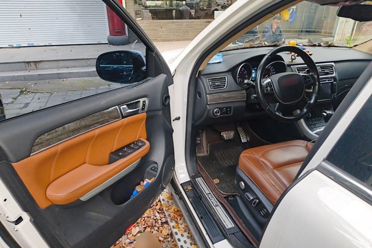 Used Haval H8 2015 2.0T Two-Wheel-Drive Luxury Version