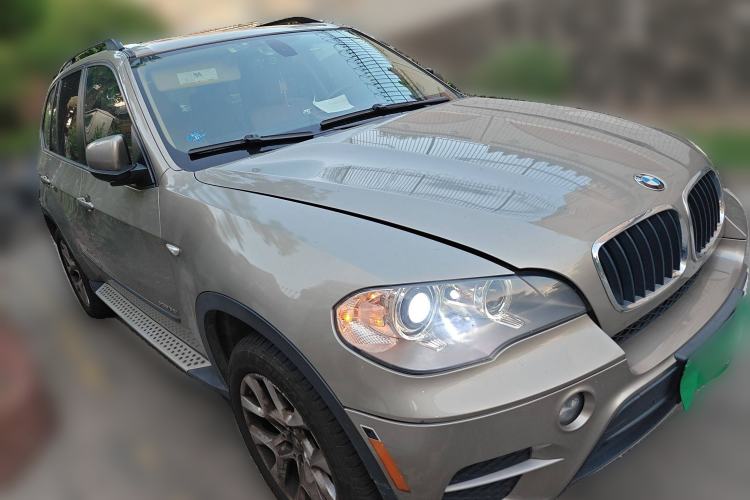 Used BMW X5 2011 xDrive35i U.S. specification Front Right 45 Deg