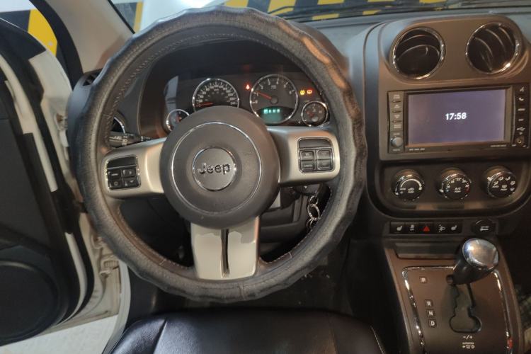 Used Jeep Compass 2013 2.4L Four-wheel Drive Black Edition with Navigation
